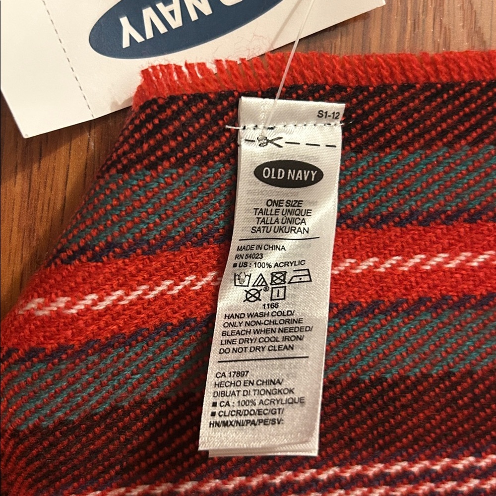 Old Navy Red Plaid Scarf - Picture 8 of 9